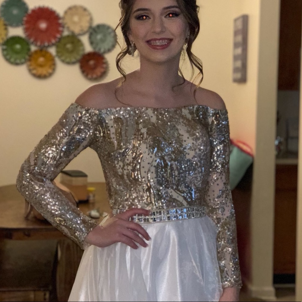 Pageant dress - Picture 2 of 3